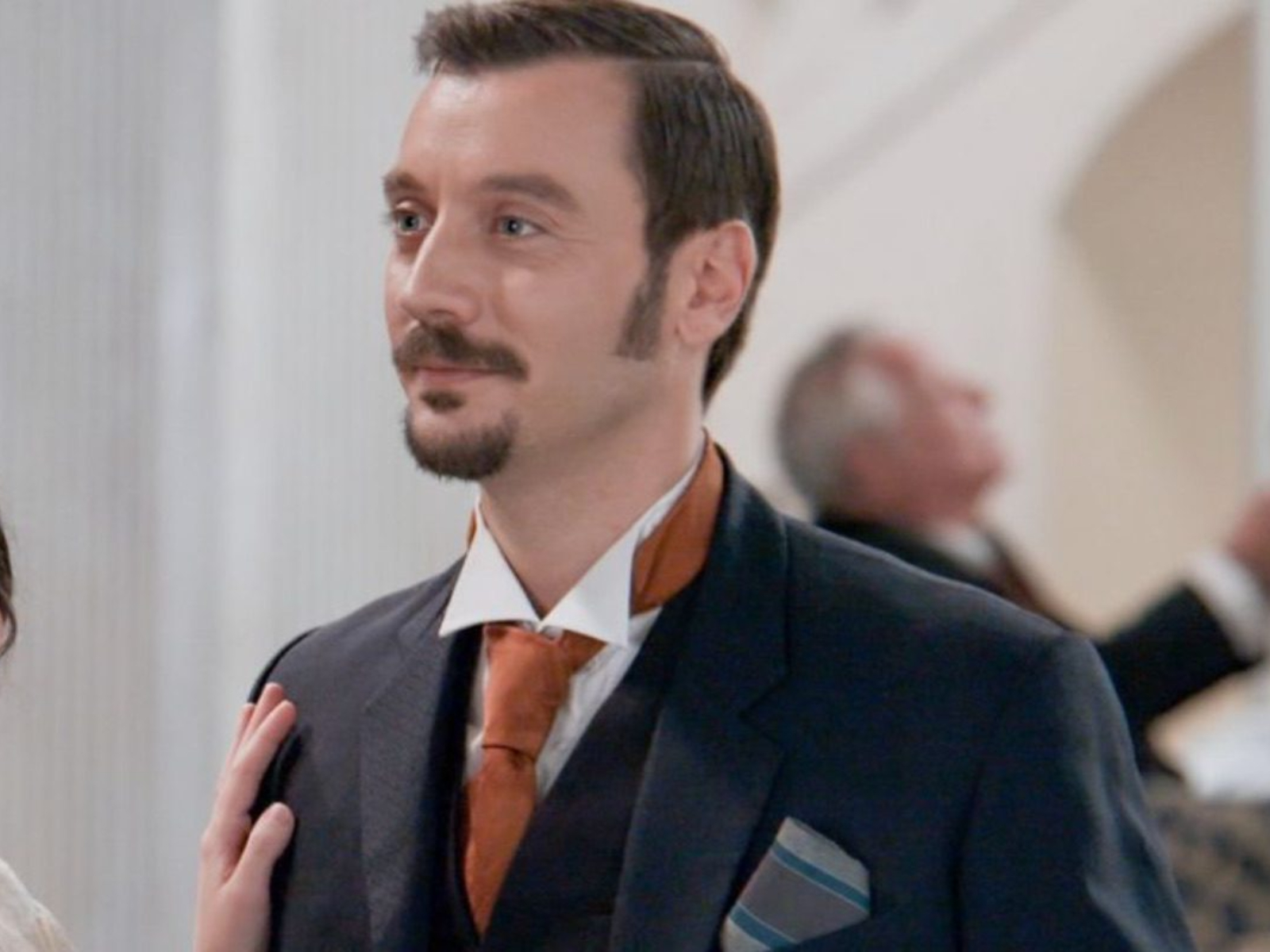 Grand hotel: Ο Ιορδάνης υψώνει ανάστημα και διαλύει τα πάντα