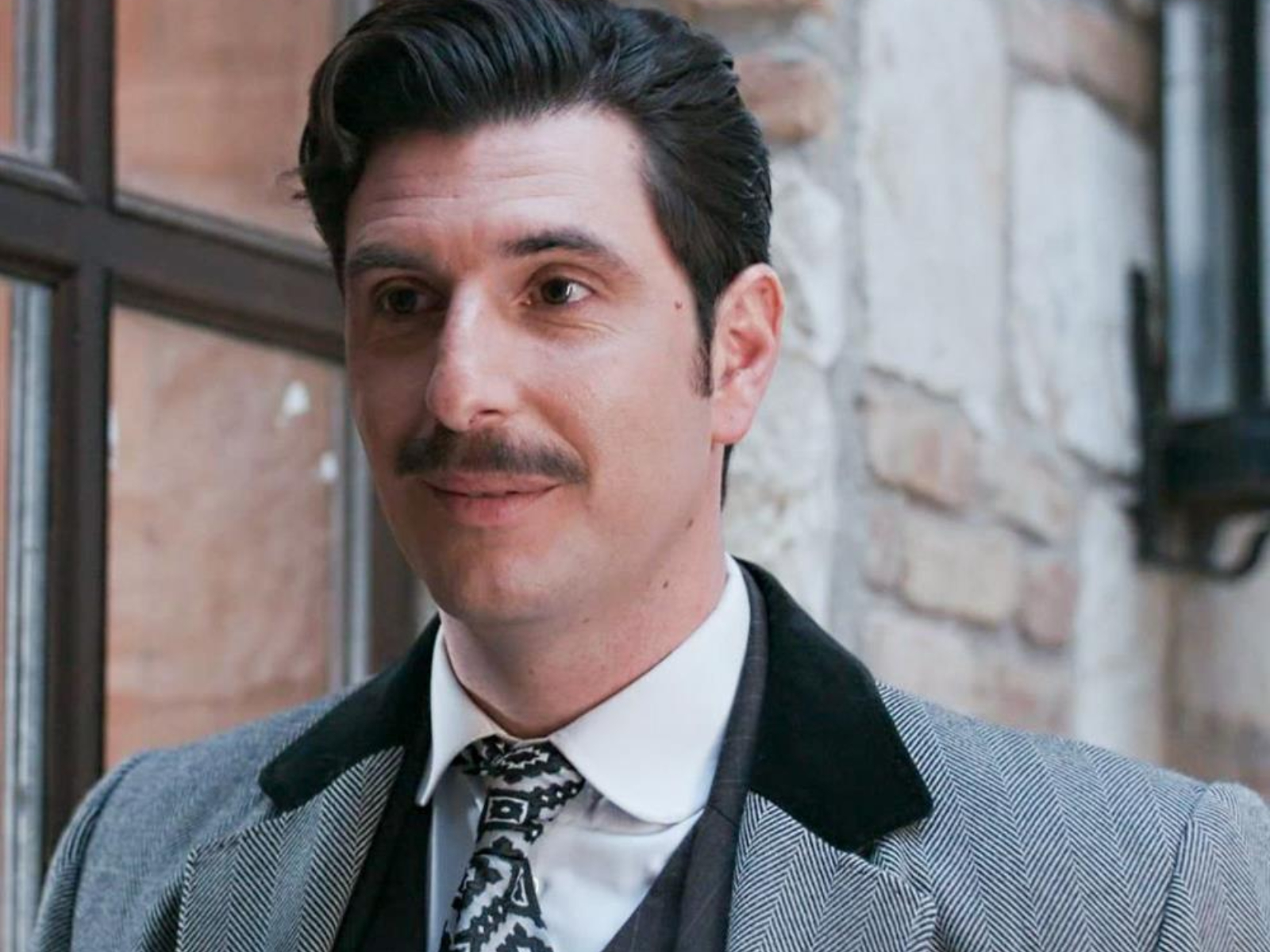 Grand hotel: Ο Ρήγας παίρνει το μέρος του Πέτρου και του λέει όλη την αλήθεια για Αλίκη και Άρη