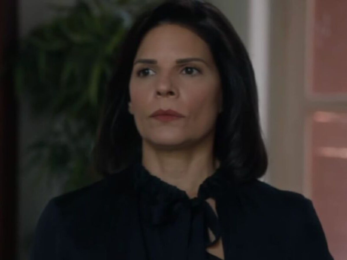 Porto Leone: Η Αλεξάνδρα τινάζει το σπίτι του Βούλγαρη στον αέρα