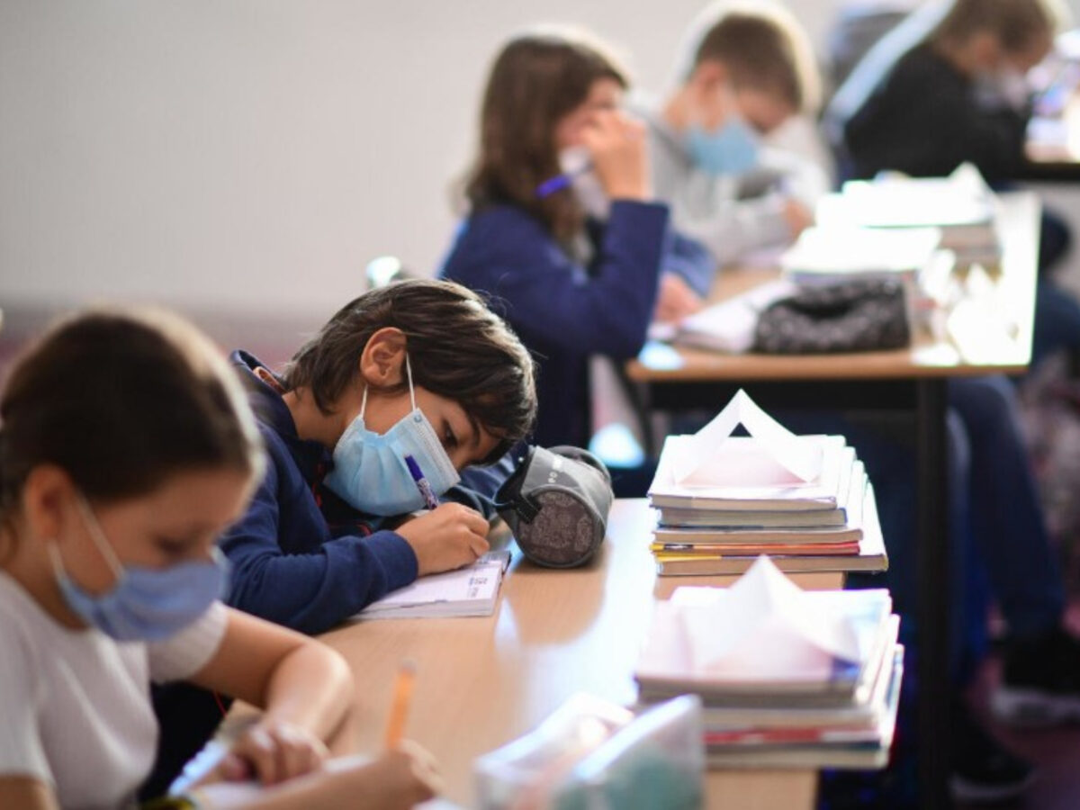 Άδεια σχολεία λόγω γρίπης: Τα νέα μέτρα του Υπουργείου Παιδείας και η εγκύκλιος που έρχεται για τις απουσίες