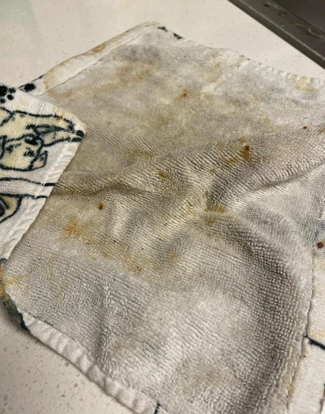 βρώμικη-πετσέτα κουζίνας-