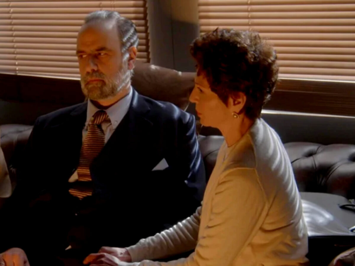 Άγιος Έρωτας : Ανατροπη- Η Θάλεια γίνεται ο Σωτήρας του Παύλου