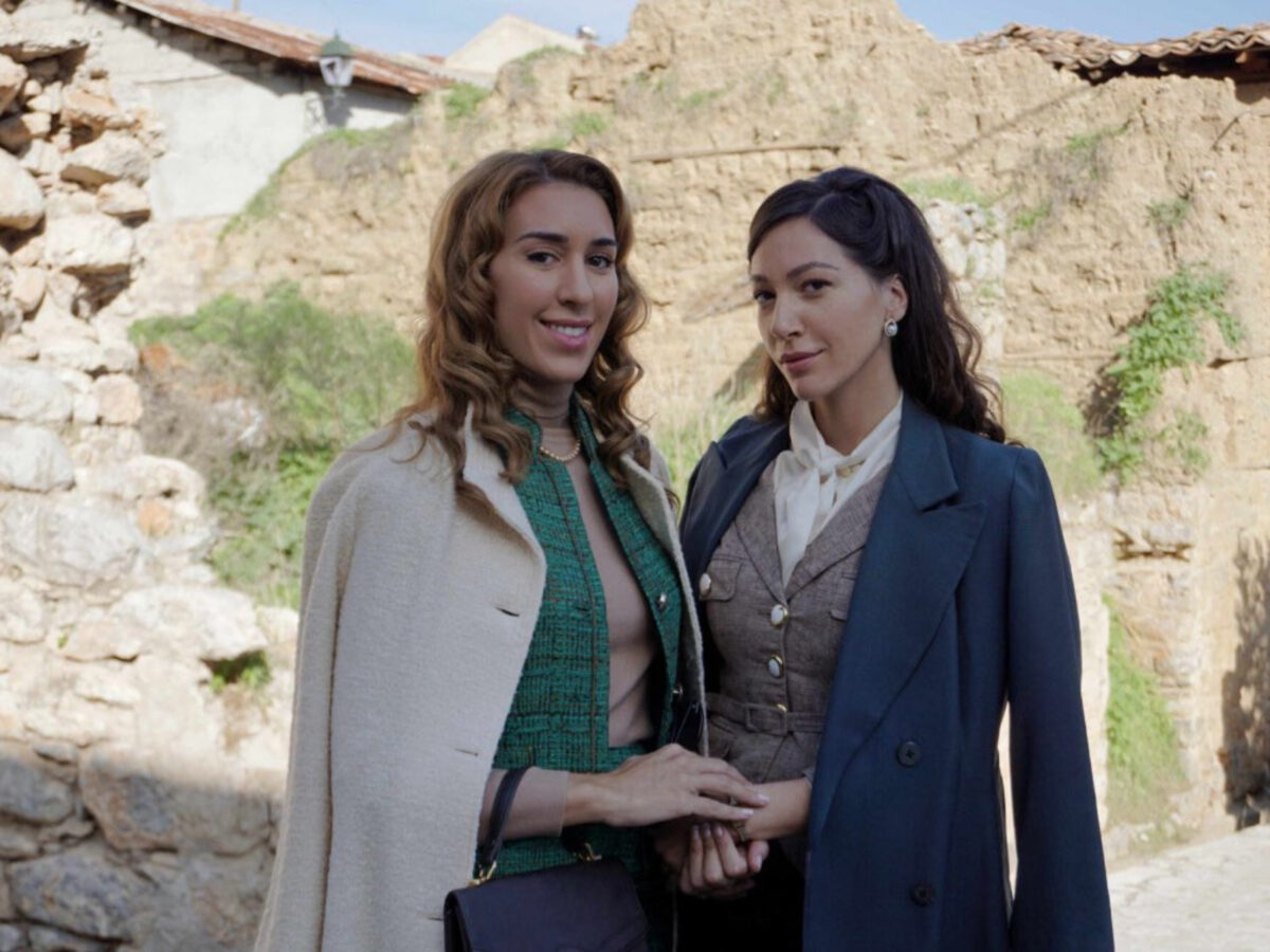 Άγιος Έρωτας : Ο Κυριάκος πιάνει στα πράσα Ελένη και Αννα