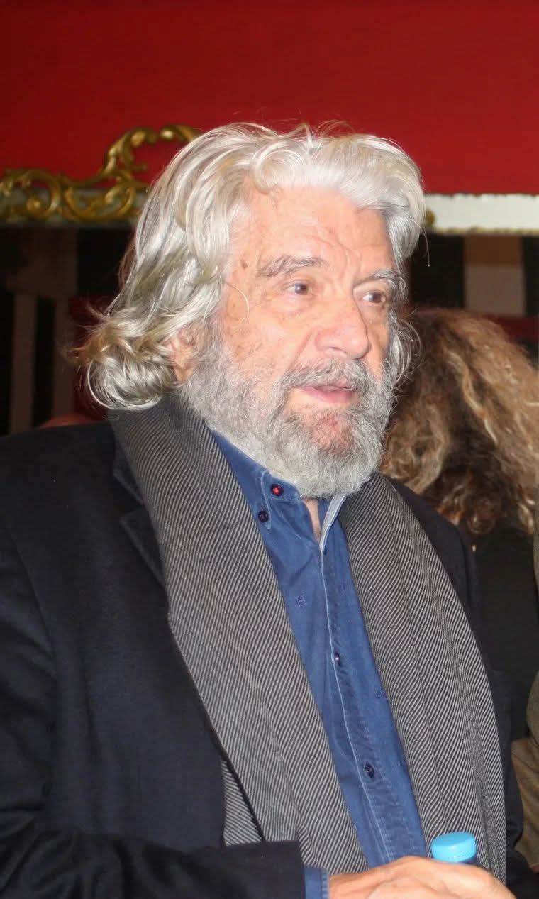 Ο Άγγελος Αντωνόπουλος γίνεται 94 - Δείτε πώς είναι σήμερα