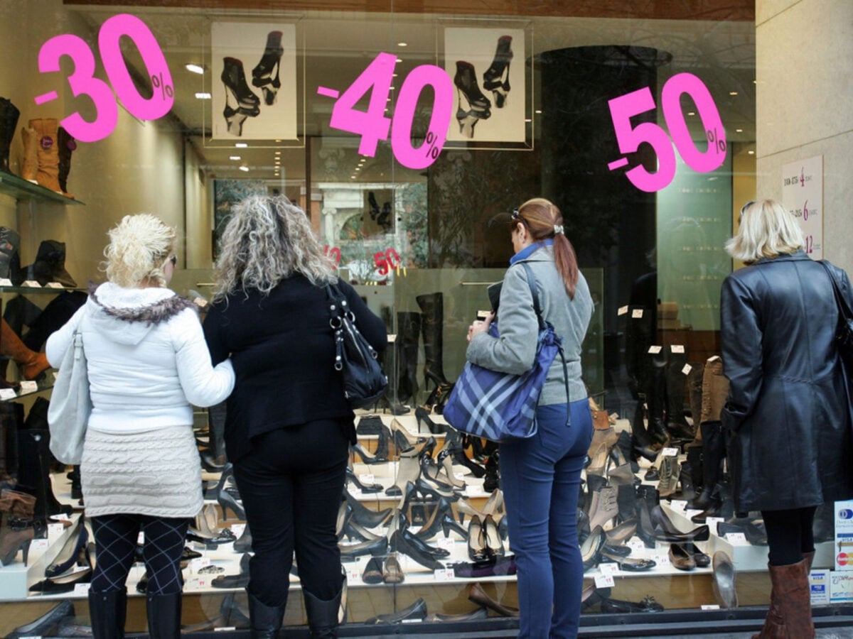 Χειμερινές εκπτώσεις: Η επίσημη ημερομηνία έναρξης και πόσο θα διαρκέσουν