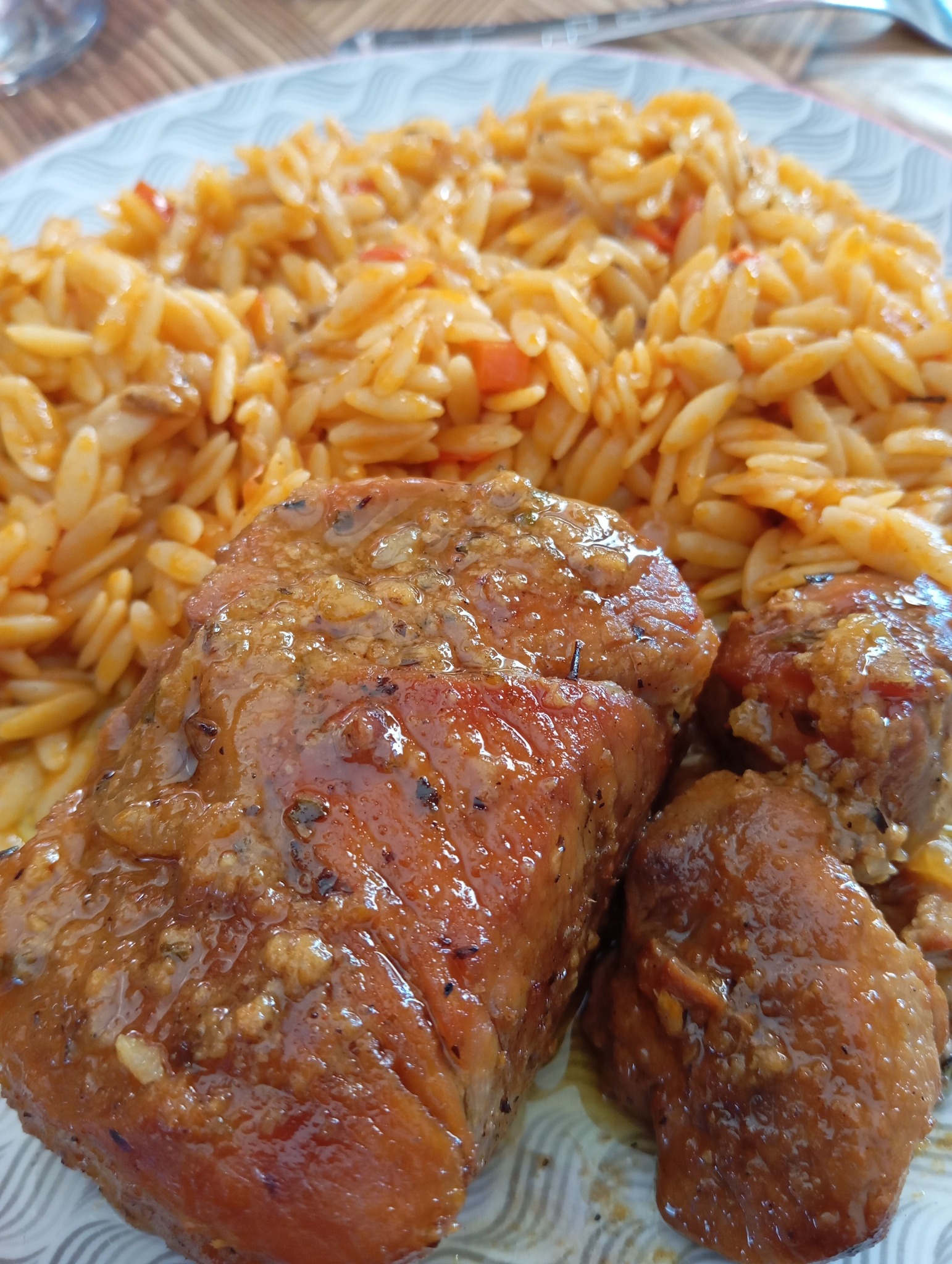 χοιρινό-με-κριθαράκι-