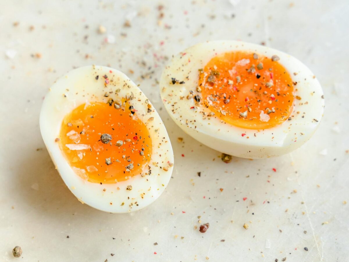 Χολίνη: Το θρεπτικό συστατικό που σου εξασφαλίζει τη μακροζωία και σε ποια τρόφιμα μπορείς να το βρεις