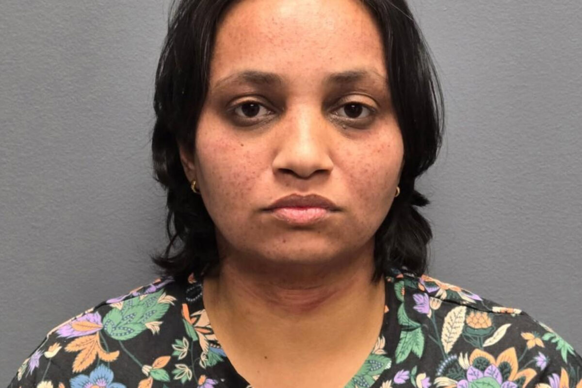 Φρίκη με μητέρα που στραγγάλισε τα παιδιά της 5 και 7 ετών