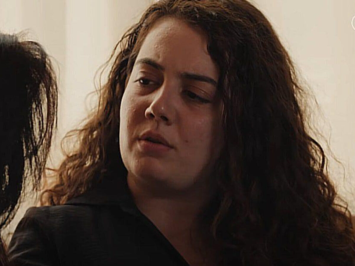 Η Γη της Ελιάς: Η Άννα φέρεται απάνθρωπα στην Δάφνη και την κάνει βούκινο σε όλη την Μάνη