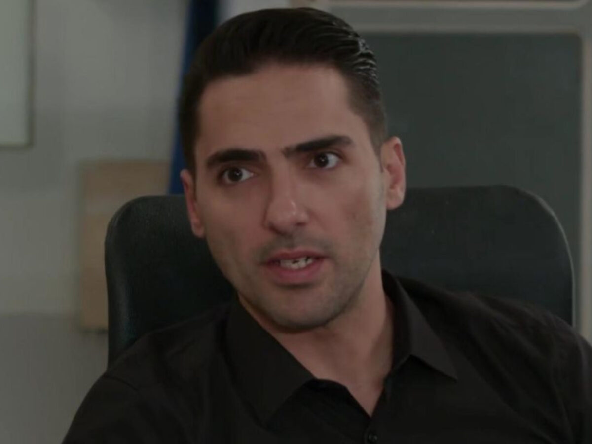 Η Γη της Ελιάς: Διώχνουν τον Κουράκο από την αστυνομία