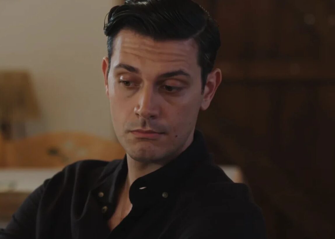 Η Γη της Ελιάς-Μανώλης-