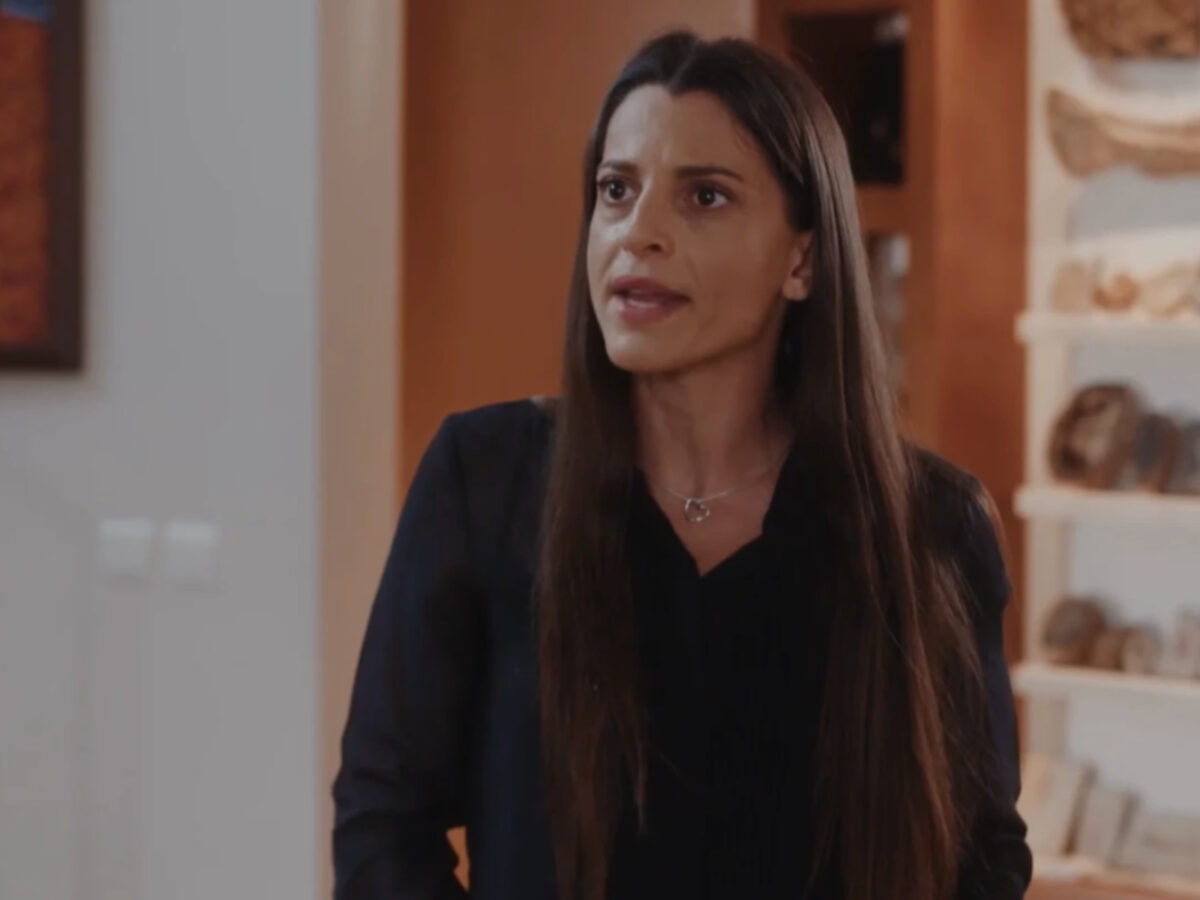 Η Γη της Ελιάς : Η Ισμήνη τα σπάει όλα μέσα στην κλινική και καταρρέει