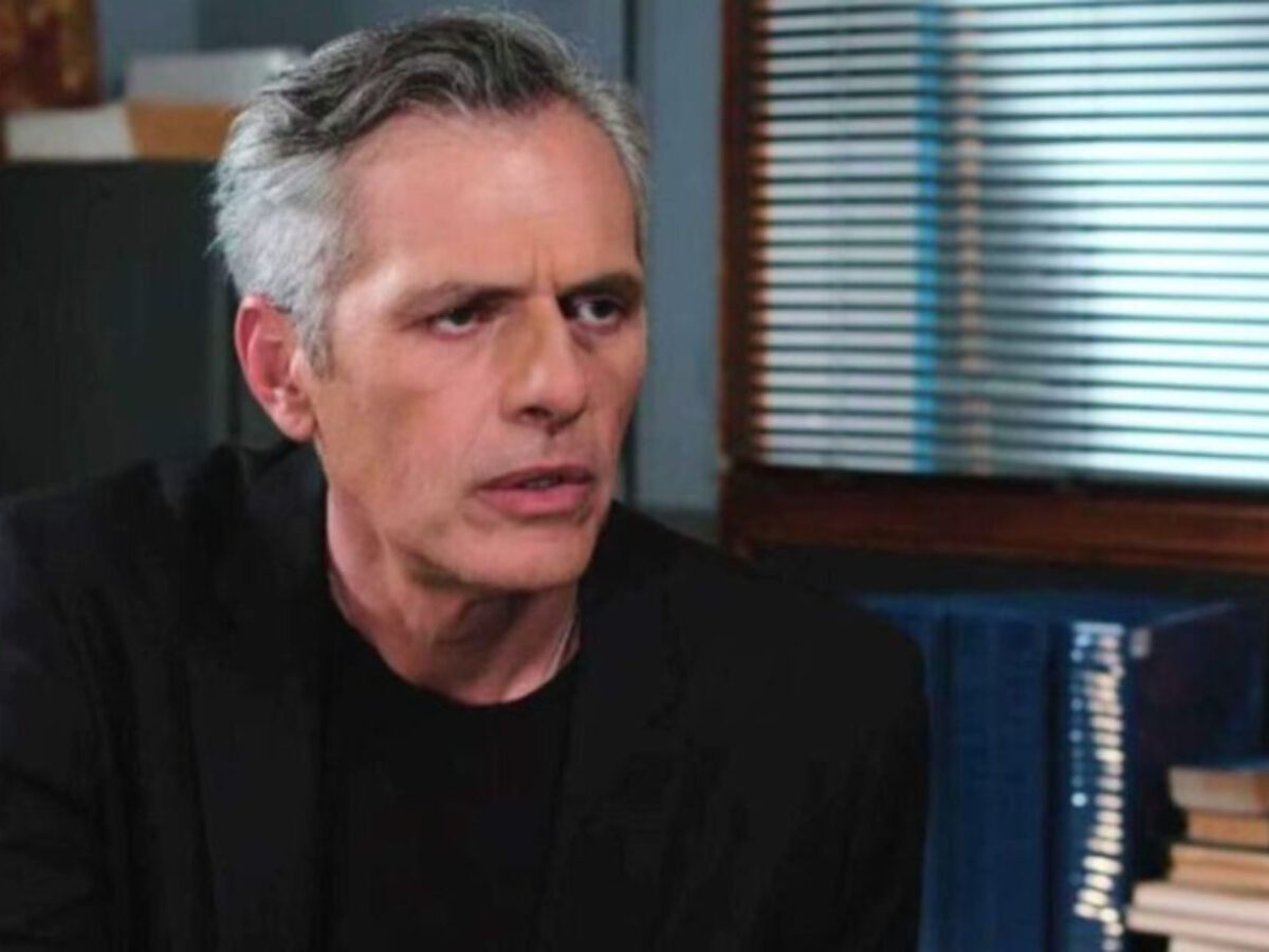 Η Γη της Ελιάς: Η Κατερίνα ξεσκεπάζει τον Αντώνη για τον θάνατο της Στέλλας