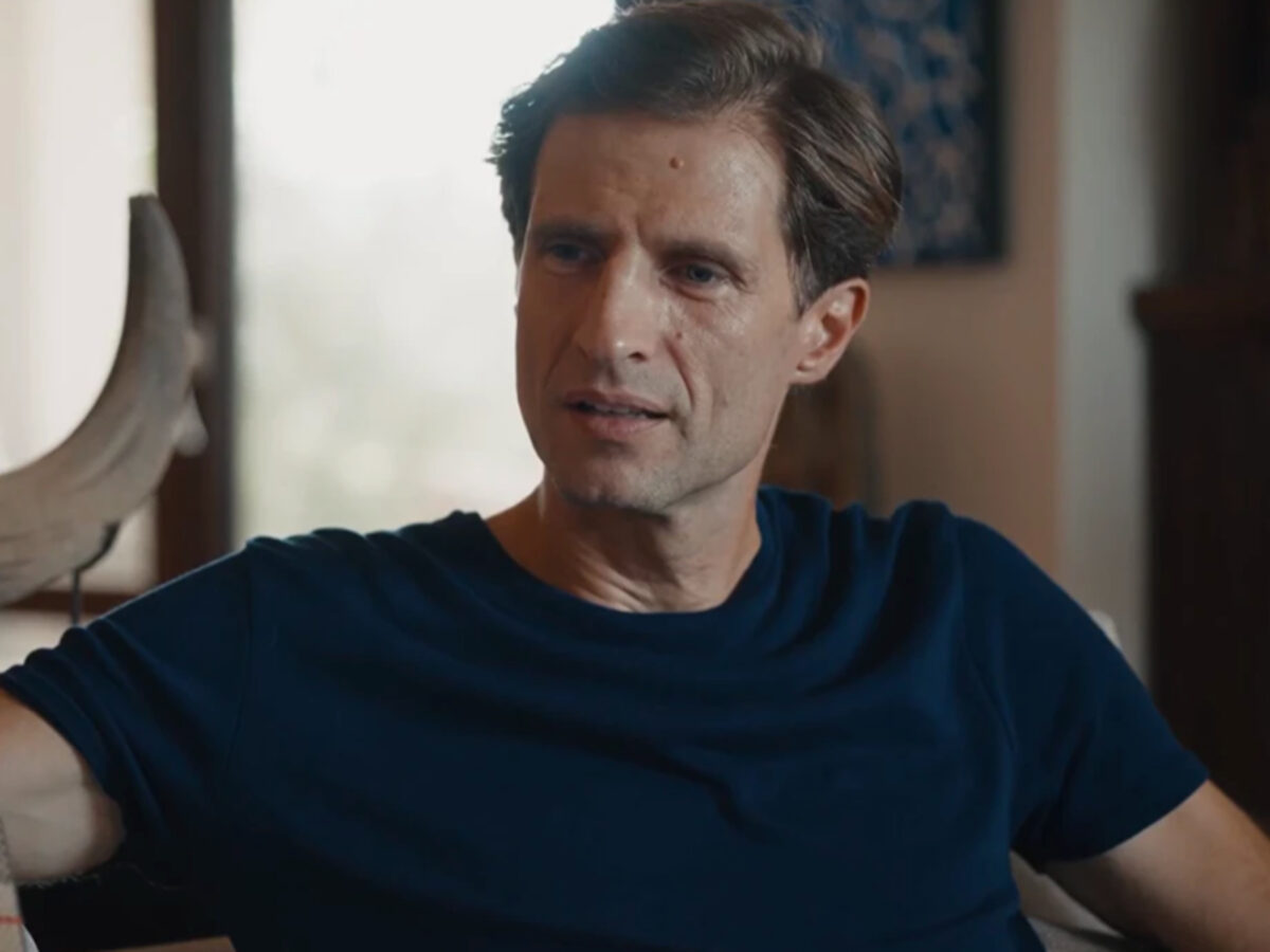 Η Γη της Ελιάς: Ο Κωνσταντίνος αποκαλύπτει την σχέση του με την Φρύνη