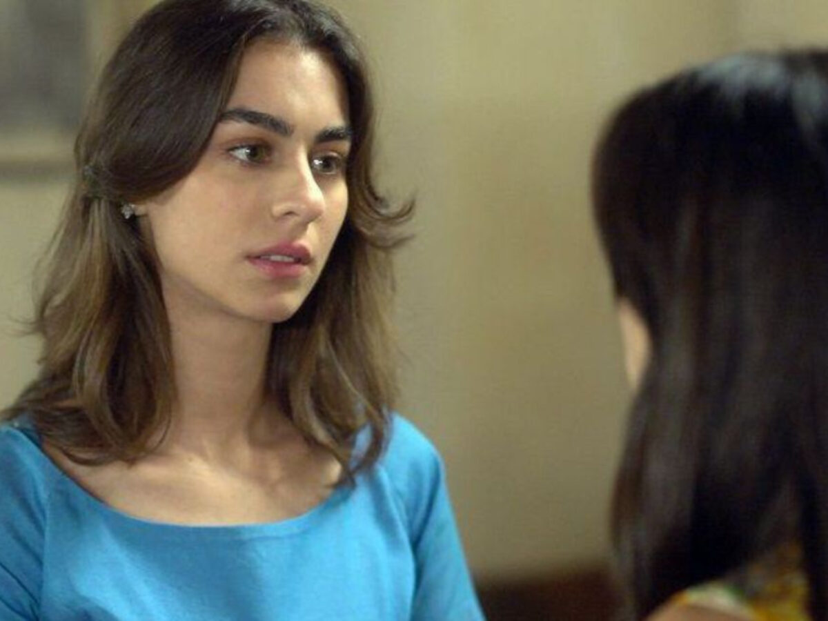 Ηλέκτρα: Η Ηλέκτρα κάνει βούκινο την Νεφέλη σε όλη την Αρσινόη