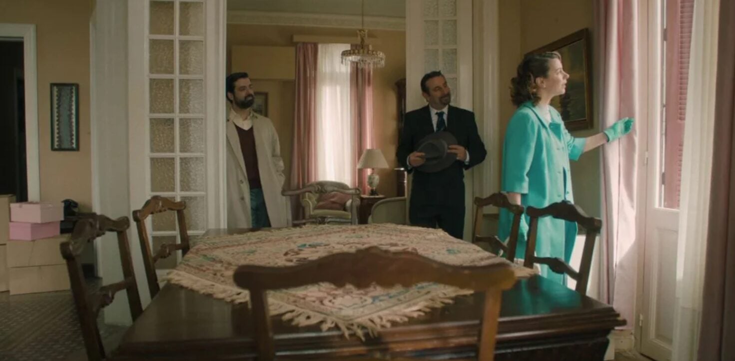 Το Σπίτι δίπλα στο ποτάμι-Ιουλία-Φωκάς