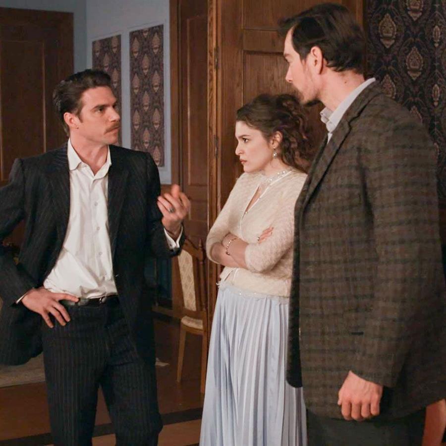 Grand Hotel-Αλίκη-Πέτρος-Άρης