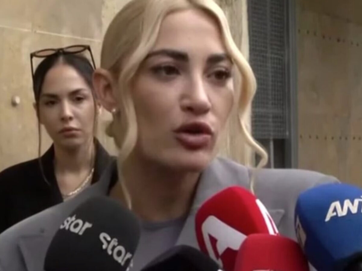 Η Ιωάννα Τούνη με δάκρυα στα μάτια έξω από τα δικαστήρια: «Είναι πολύ ψυχοφθόρο, θα ήθελα δίπλα μου την μαμά μου»