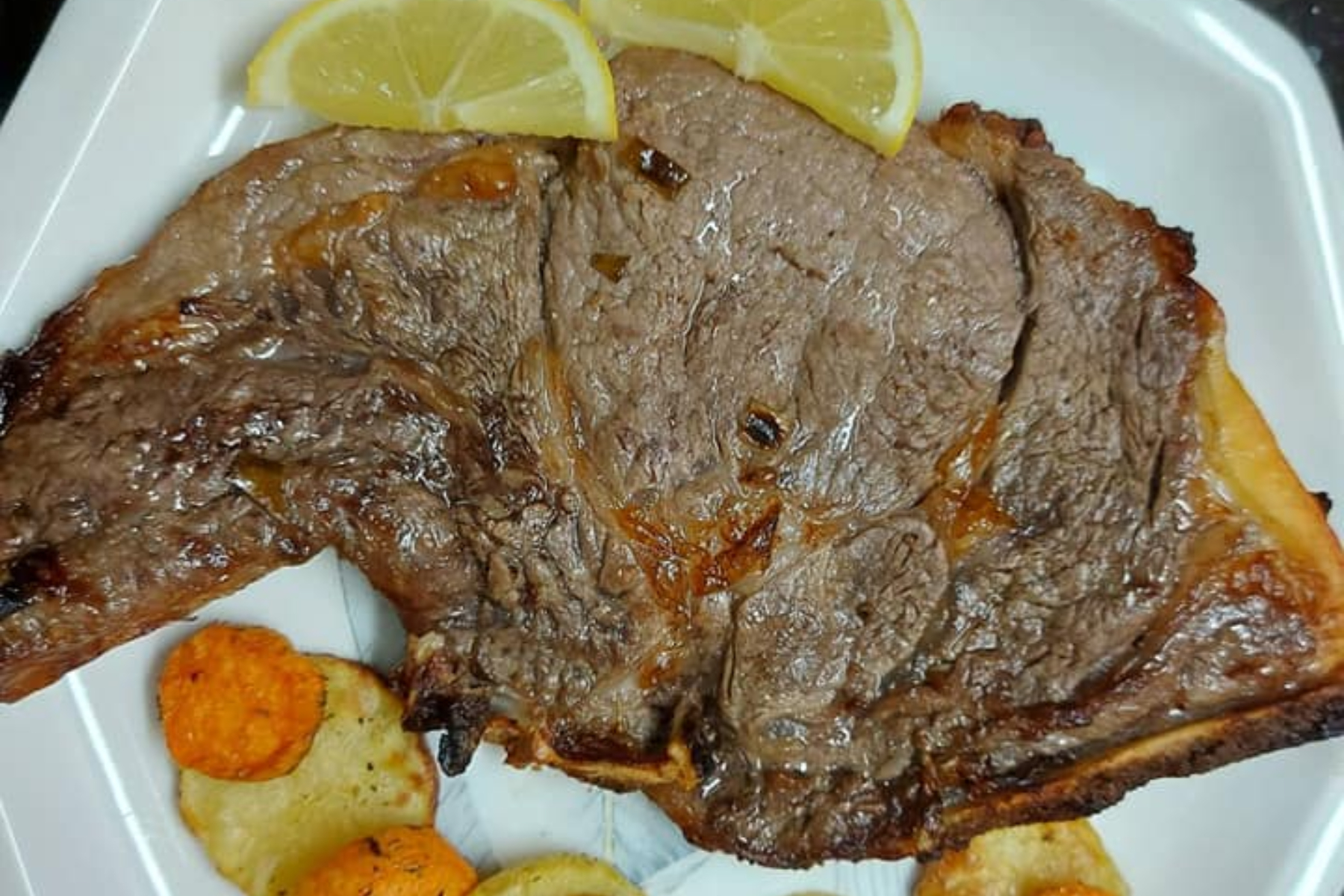 Η καλύτερη μαρινάδα για μαλακές μοσχαρίσιες μπριζόλες