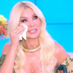 Η Κατερίνα Καινούργιου συγκινημένη αποκάλυψε τον τρόπο που ανακοίνωσε την εγκυμοσύνη της στον Παναγιώτη Κουτσουμπή