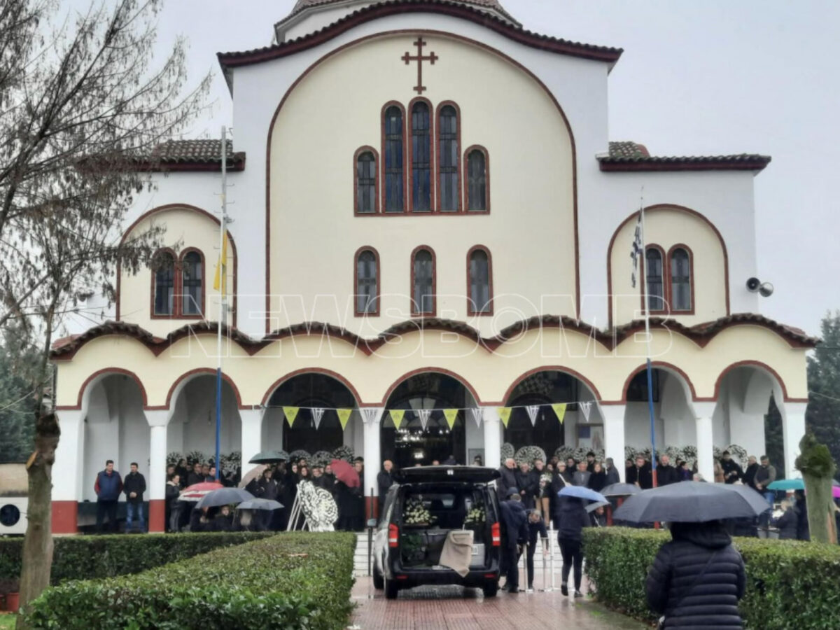 Κηδεύονται σήμερα τα θύματα της τραγωδίας στη Βιολάντα: Το σπαρακτικό τελευταίο αντίο στην Σταυρούλα (Βίντεο)