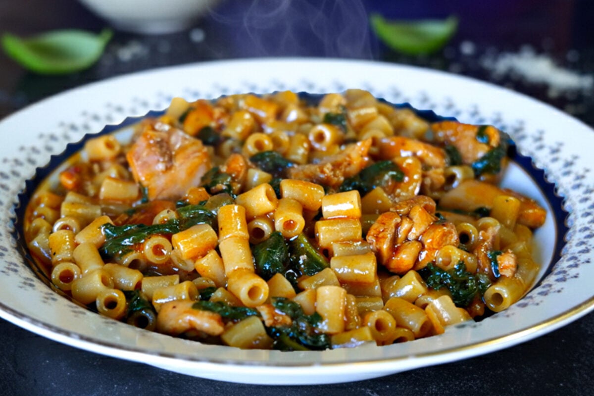 μακαρονάδα-με-το-κοτόπουλο-που-περίσσεψε-συνταγή-