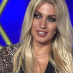 Κωνσταντίνα-Σπυροπούλου-παρουσιάστρια-