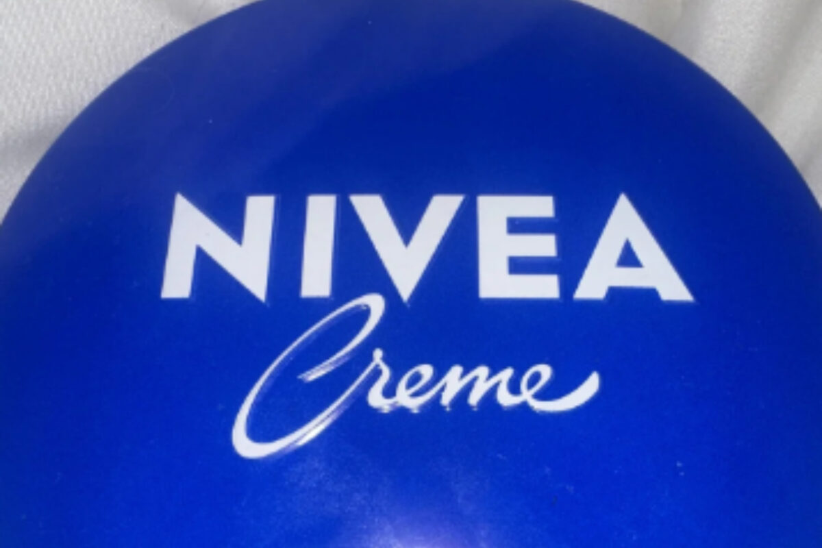 Κρέμα Nivea στο μπλε κουτί: Τα 5 πράγματα που κανείς δεν σου λέει αφτιαχτο