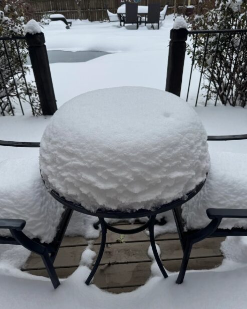 χιόνι-στην-αυλή- χιόνι-στην-αυλή-