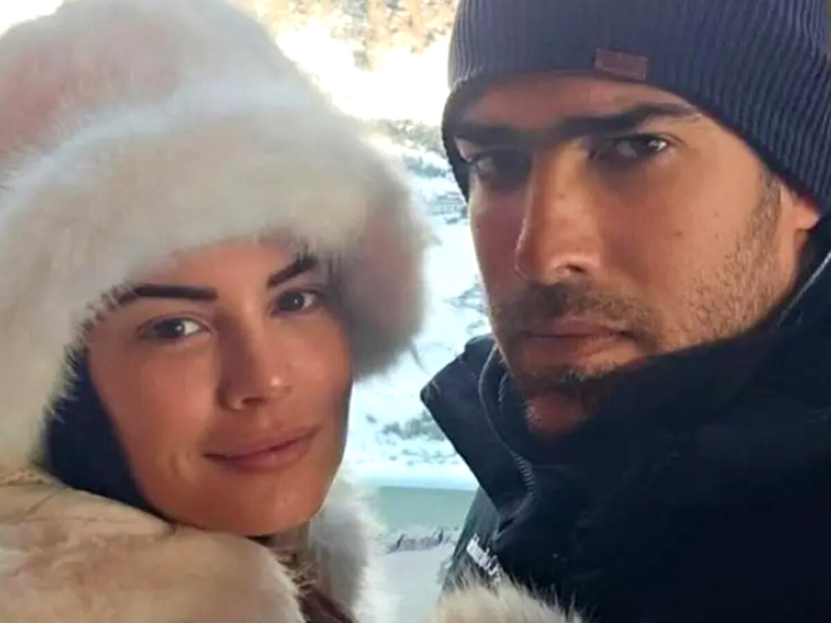 Η Μαρία Κορινθίου ποζάρει αγκαλιά με τον σύντροφο της και λιώνει από έρωτα (Φωτογραφία)