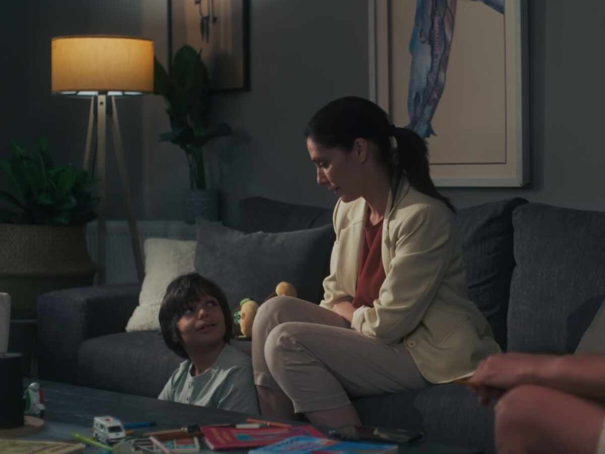 Μια νύχτα μόνο: Η ανατριχιαστική σκηνή που μάνα και γιος συναντιούνται μετά από καιρό