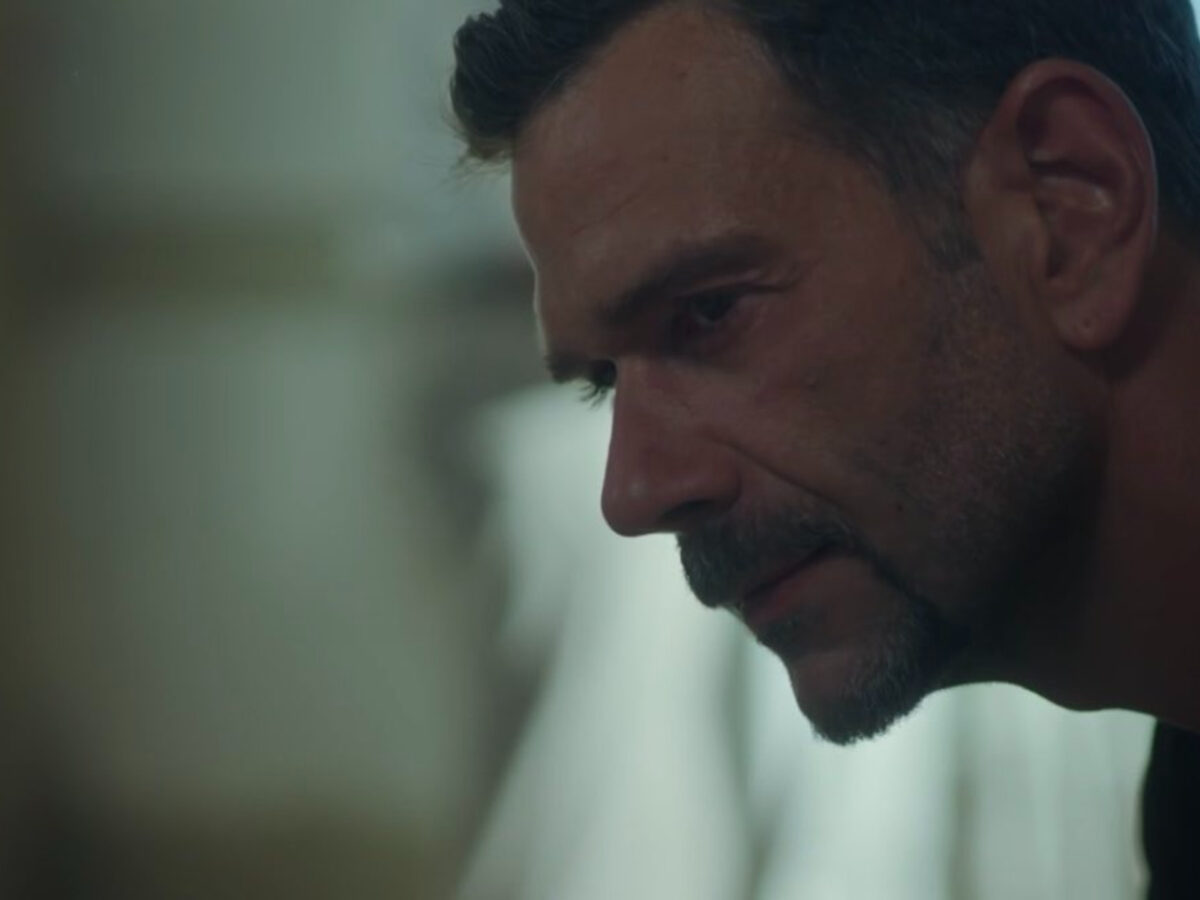 Μια Νύχτα Μόνο: O Σταύρος εξομολογείται τον έρωτά του στην Αρετή και τους ακούει η Ελένη