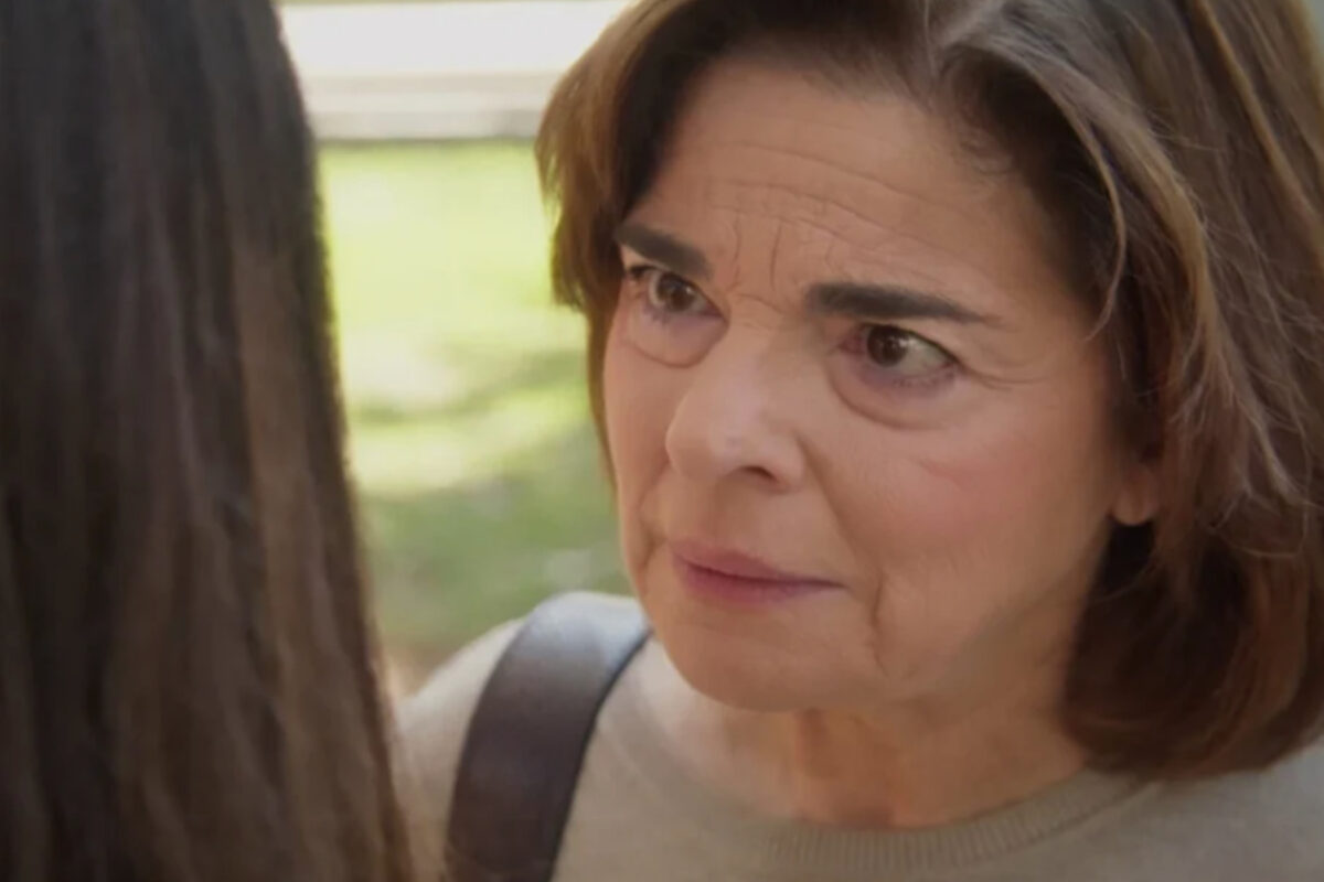 Να μ’ αγαπάς-Νικαίτη-