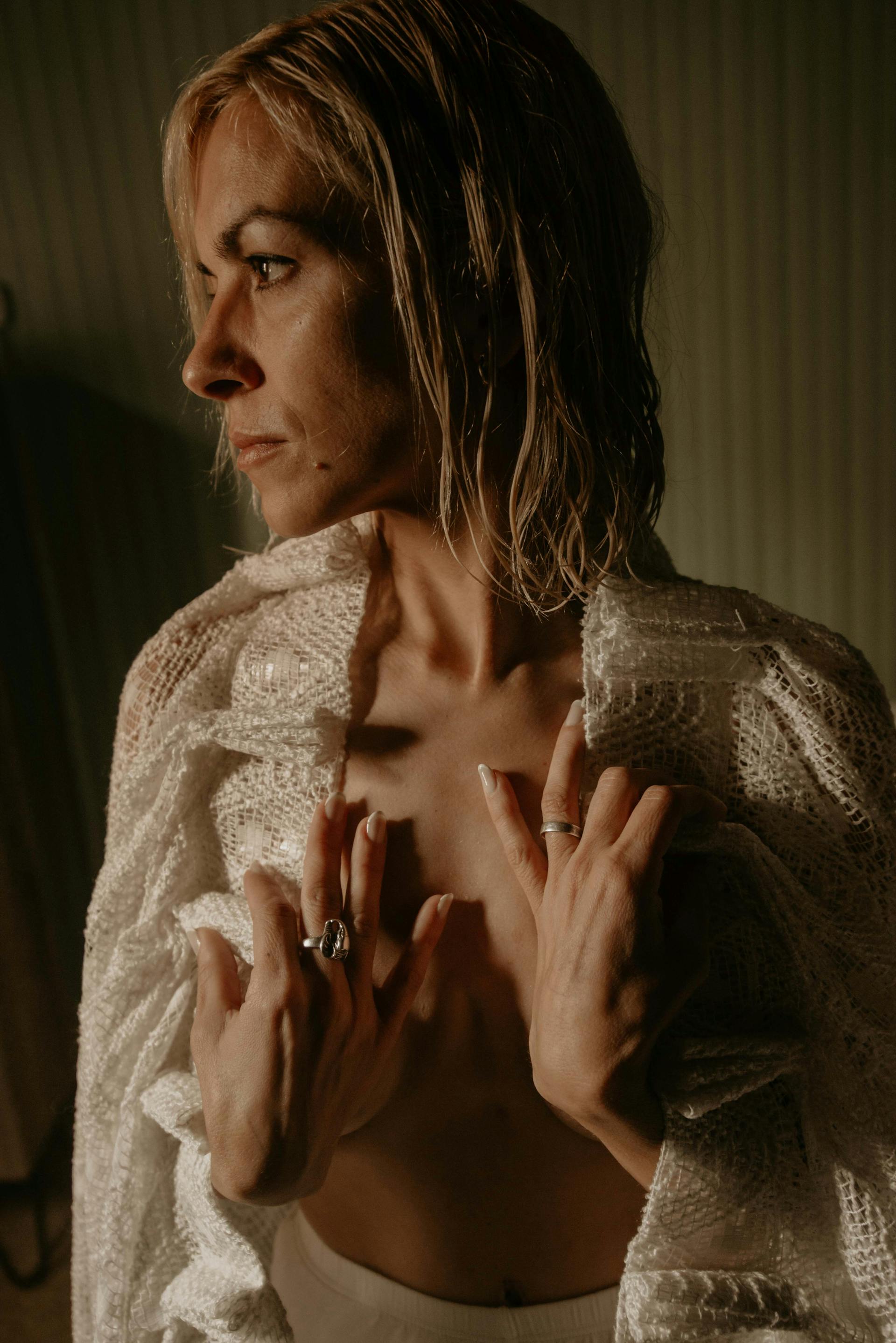 Νέα μελέτη συνδέει την εμμηνόπαυση με αλλαγές στον εγκέφαλο και προβλήματα ψυχικής υγείας