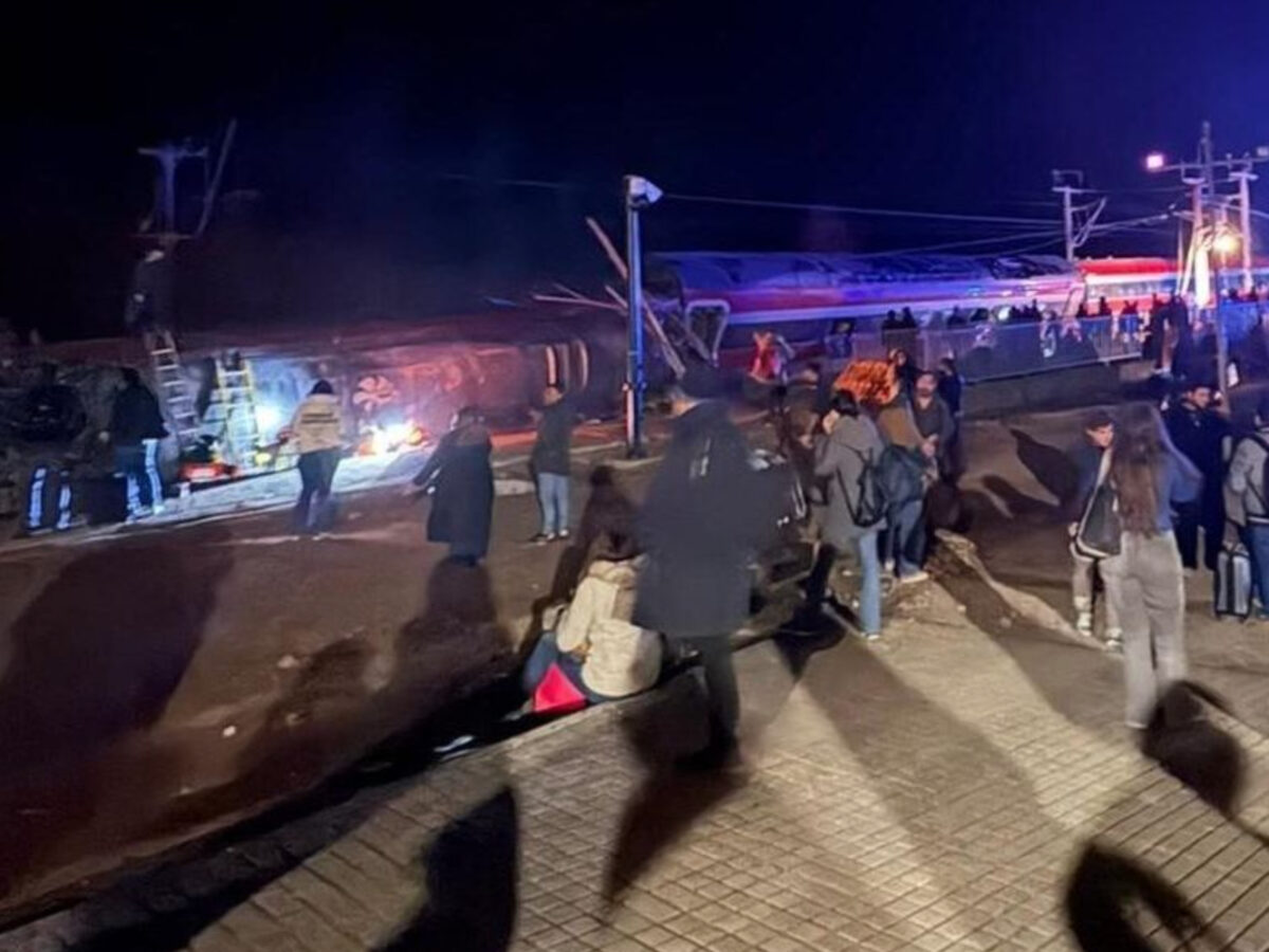 Νέα Τραγωδία με σύγκρουση τρένων: 24 νεκροί και 245 τραυματίες (Βίντεο)