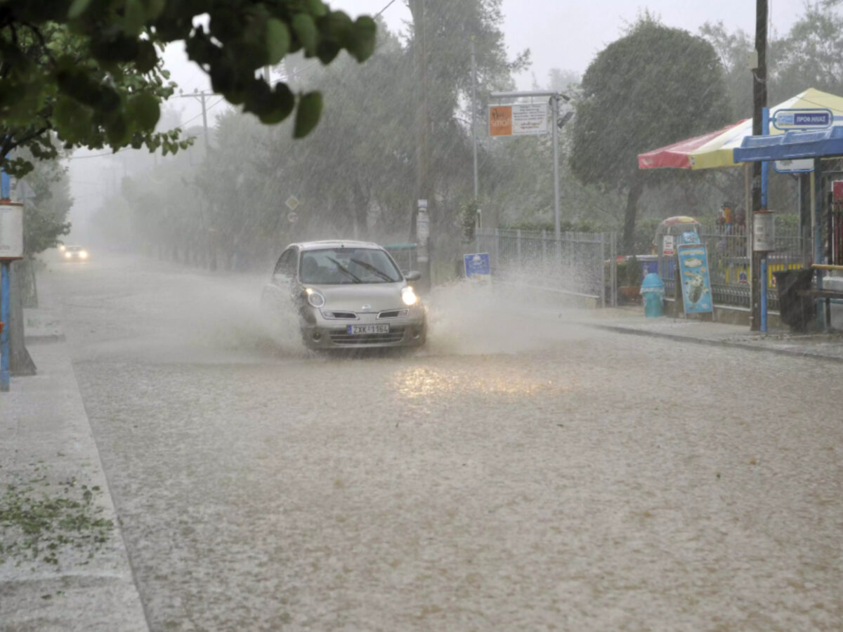 Νέο έκτακτο δελτίο ΕΜΥ: Πορτοκαλί συναγερμός για ισχυρές καταιγίδες και χαλάζι - Μέχρι πότε διαρκεί η νέα κακοκαιρία