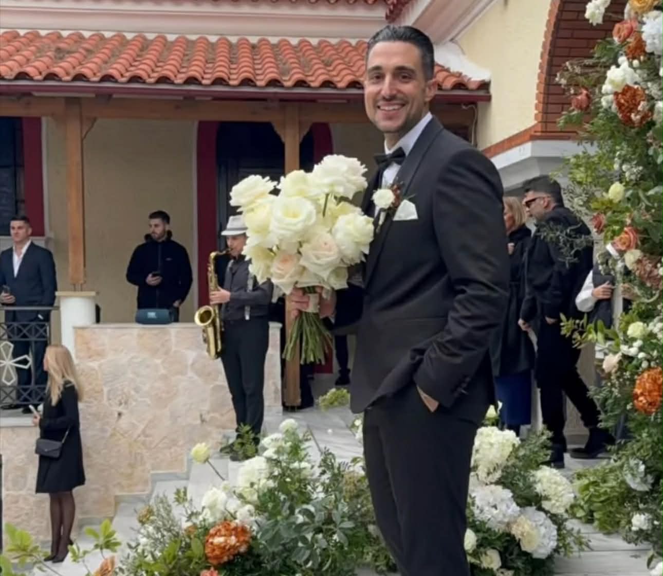 Παντρεύτηκαν Σάκης Κατσούλης και Μαριαλένα Ρουμελιώτη: Φώτο και βίντεο