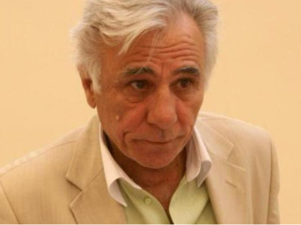 Πέθανε ο δημοσιογράφος Σπύρος Καρατζαφέρης