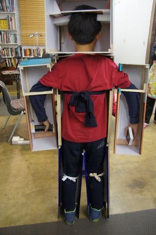 στολή-Roblox-diy-από-πίσω- στολή-Roblox-diy-από-πίσω-