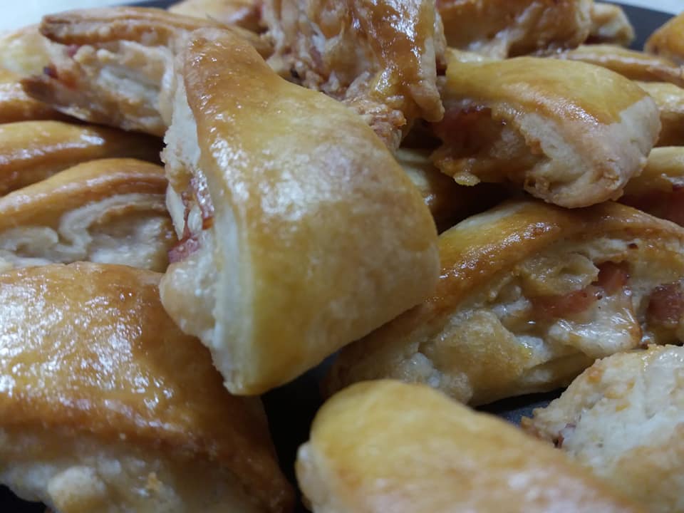 Πιτάκια με δύο διαφορετικές ιδέες για γέμιση για μπουφέ