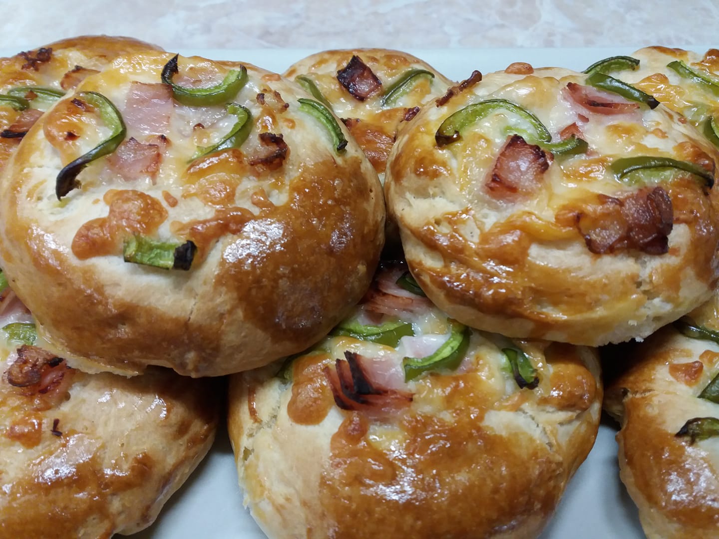 Πιτσάκια-με φουσκωτή-ζύμη-για σχολικό κολατσιό-συνταγή-