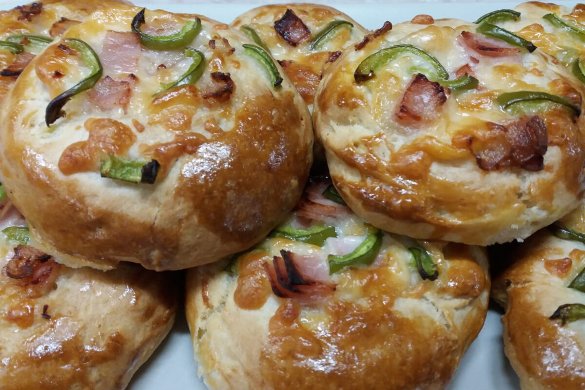 Πιτσάκια-με φουσκωτή-ζύμη-για σχολικό κολατσιό-συνταγή-