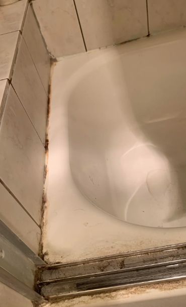 βρώμικη-μπανιέρα-