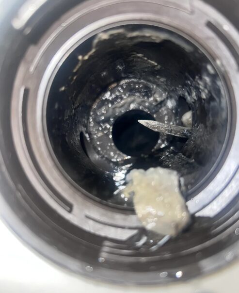 Πως πρέπει να καθαρίζετε το φίλτρο του πλυντηρίου των ρούχων αφτιαχτο