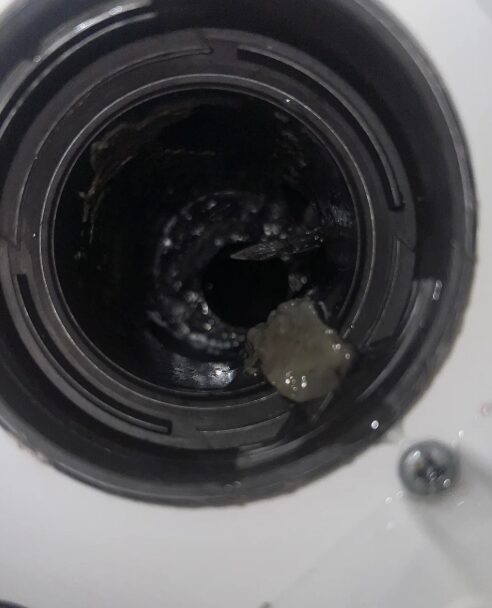 Πως πρέπει να καθαρίζετε το φίλτρο του πλυντηρίου των ρούχων αφτιαχτο