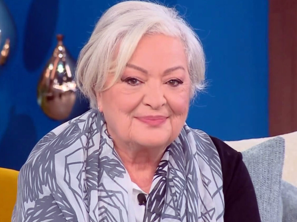 Ραγίζει καρδιές η Τάνια Τσανακλίδου για το «Μαμά γερνάω»: Πήγα με ένα κασετόφωνο στο μνήμα της μαμάς μου και το άκουσα