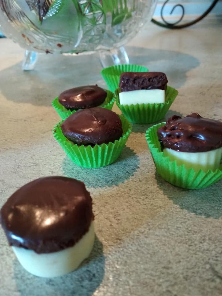 Σοκολατάκια-με γλυκό κεράσι-συνταγή-