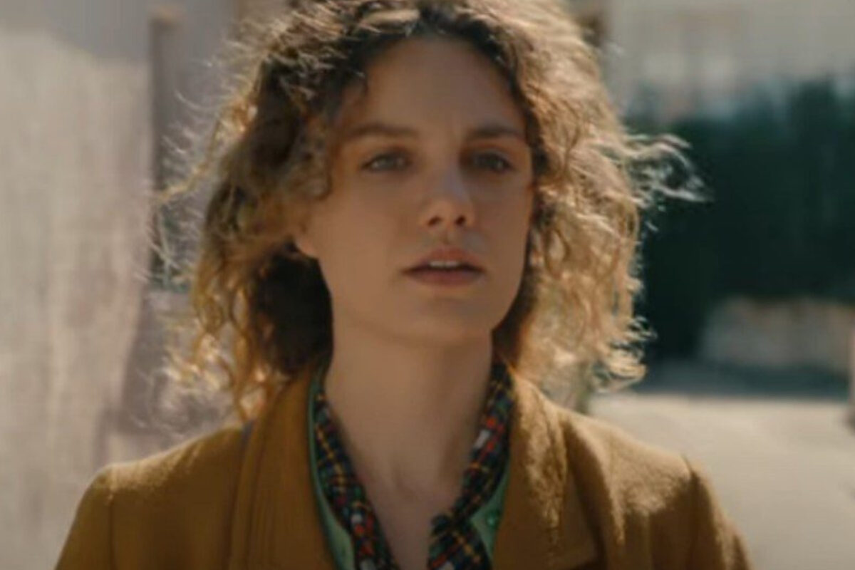 Το Σπίτι δίπλα στο ποτάμι-Ξένια-