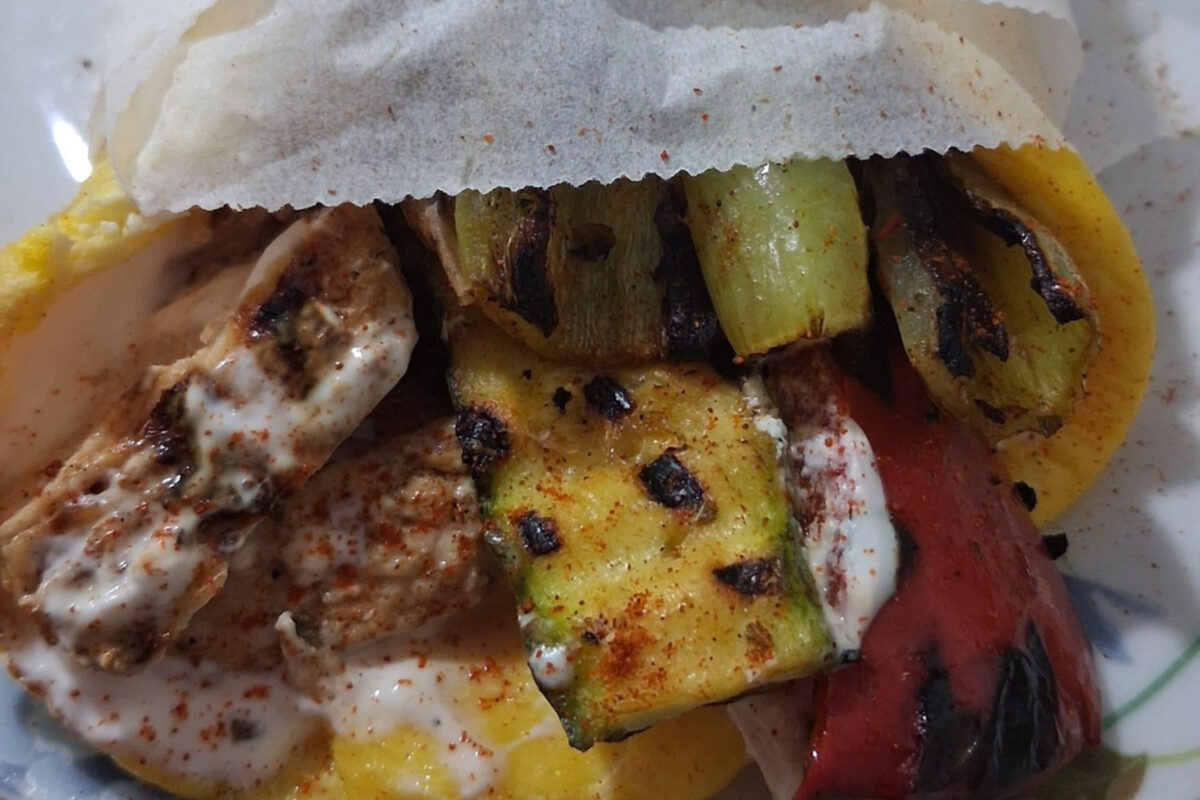 πιτόγυρο-με-ψητά λαχανικά-και-κοτόπουλο-συνταγή-με-λίγες θερμίδες-