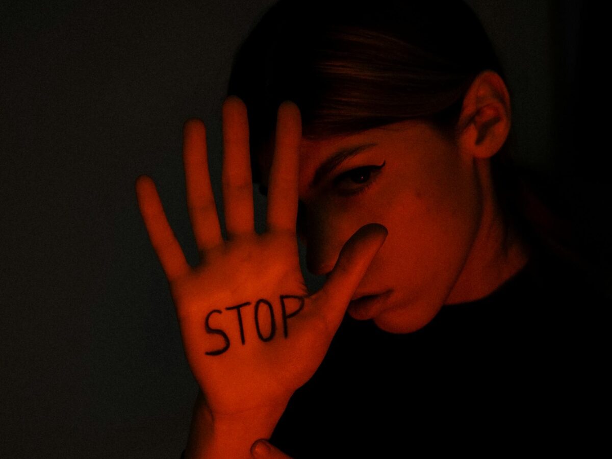 Θέτουμε όρια στους άλλους όχι από ανάγκη να τους απομακρύνουμε αλλά για να μην εγκαταλείψουμε τον εαυτό μας